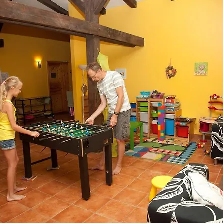 Ferien am Schloss - Wohnung 6 - der Pferdestall Behren-Lubchin