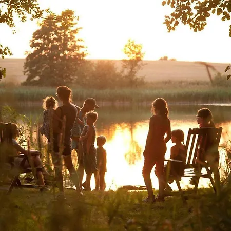 Ferien am Schloss - Wohnung 6 - der Pferdestall Apartment Behren-Lubchin